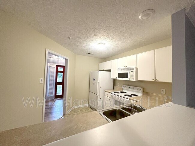 Building Photo - 410 Bubble Creek Ct