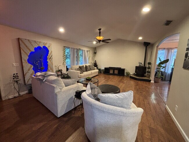 Building Photo - Rare 4-bedroom 3-bath home with studio apartment conveniently located off Starkes Grade Road! Opt...