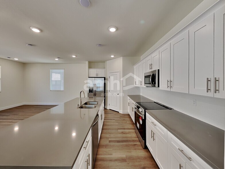 Building Photo - 10335 Bishops Cap St