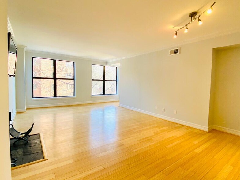 Living Room - 2501 K St NW