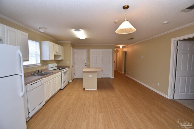 Building Photo - 1064 Antigua Cir