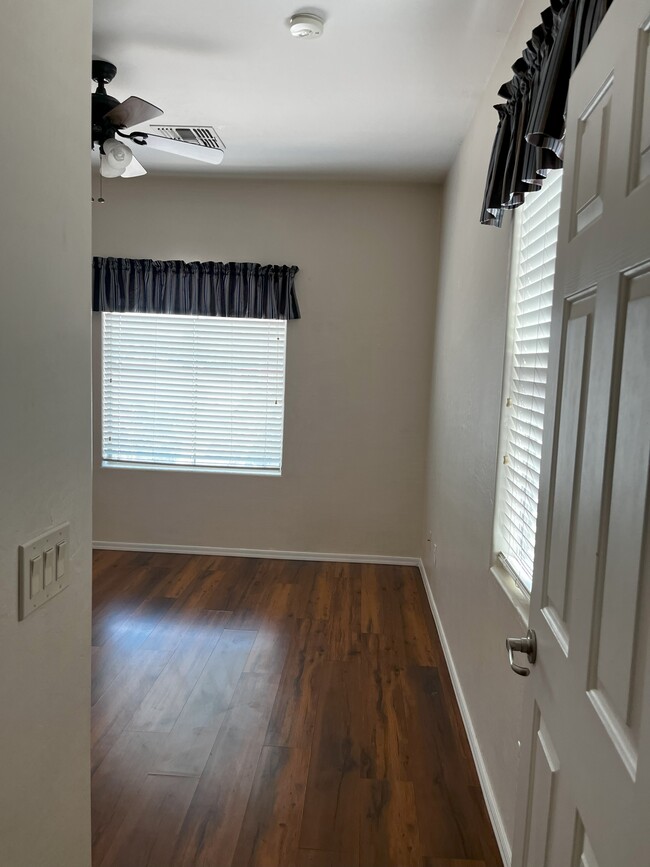 Building Photo - 3842 S Eucalyptus Pl