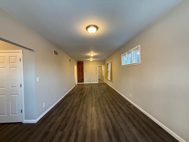 Building Photo - 351 Westminster St