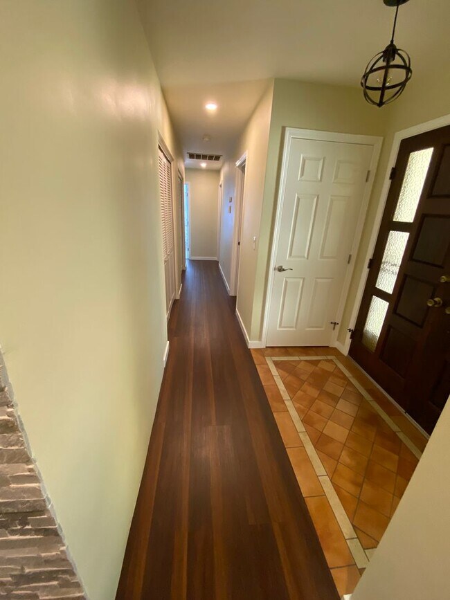 Building Photo - Beautiful Home for rent in Visalia, Ca