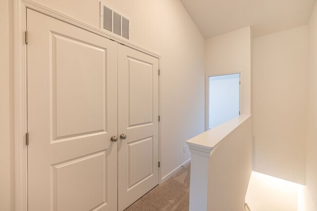 Building Photo - 1365 Darlington Dr