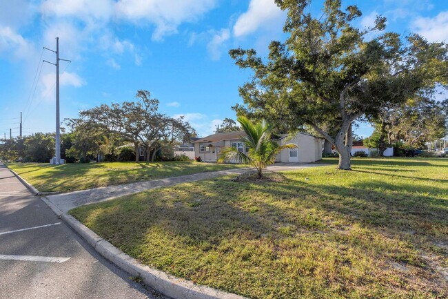 Building Photo - 5148 Tampa Bay Growth Fund 2 LLC