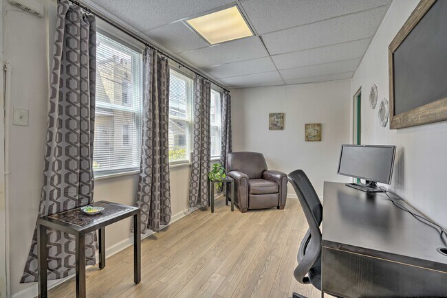 Sunroom - 29 Trenton Ter