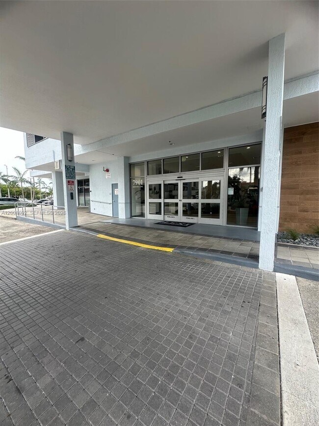 Building Photo - 7901 Hispanola Ave