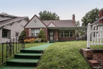 Building Photo - 5830 Paseo Blvd