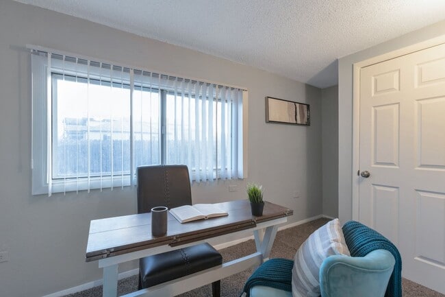 Building Photo - Beautiful 3 Bed 1 Bath Home in Edgewater!