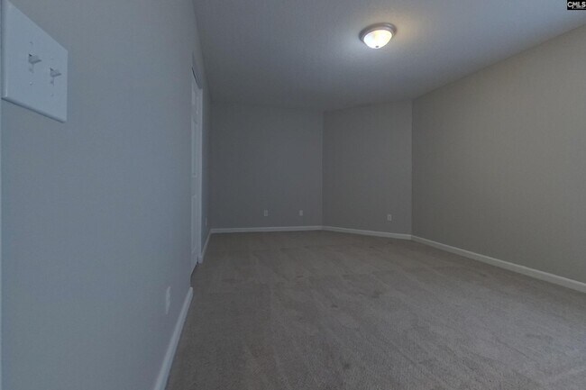Building Photo - 410 Fox Trot Dr