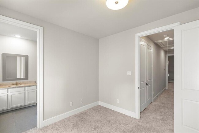 Building Photo - 2123 McIlhenny St