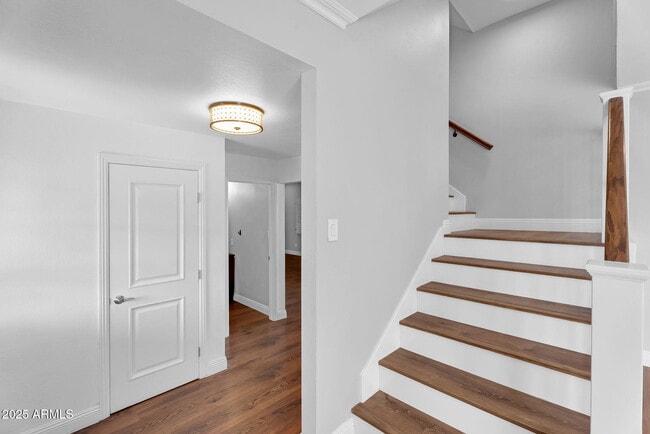 Building Photo - 2542 W Nopal Ave