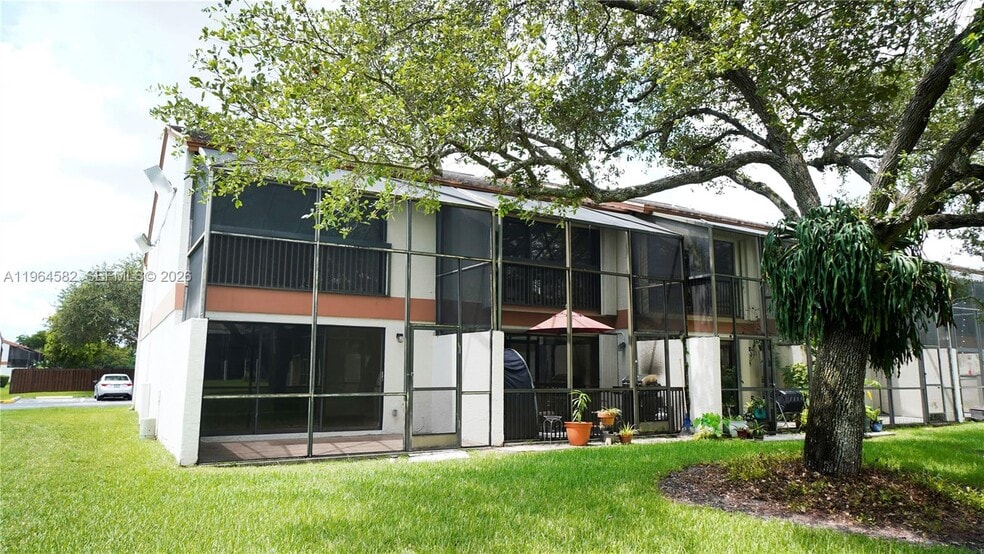 Building Photo - 7041 SW 42nd Pl