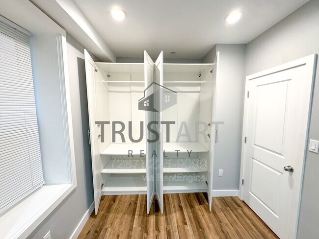 Building Photo - 1712 N Marshall St