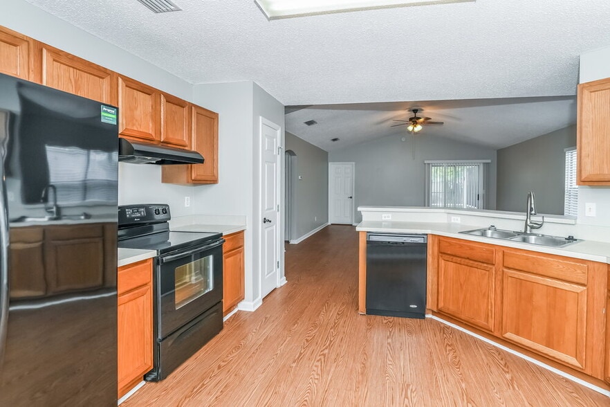 Building Photo - 3111 Wavering Ln