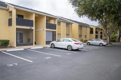 Building Photo - 908 Lake Destiny Rd