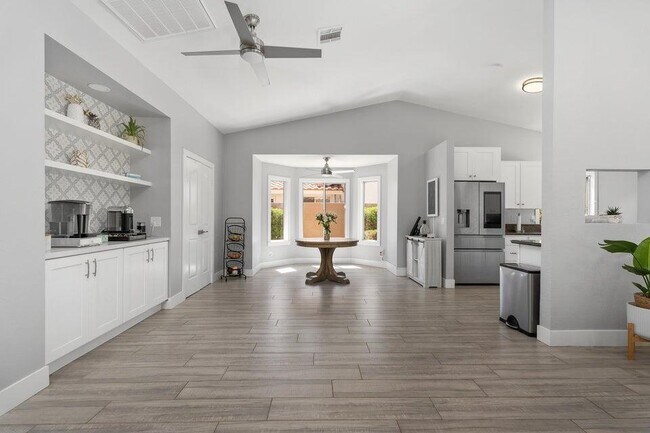 Building Photo - 39369 Regency Way