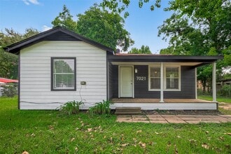 Building Photo - 7021 Oleander Ln