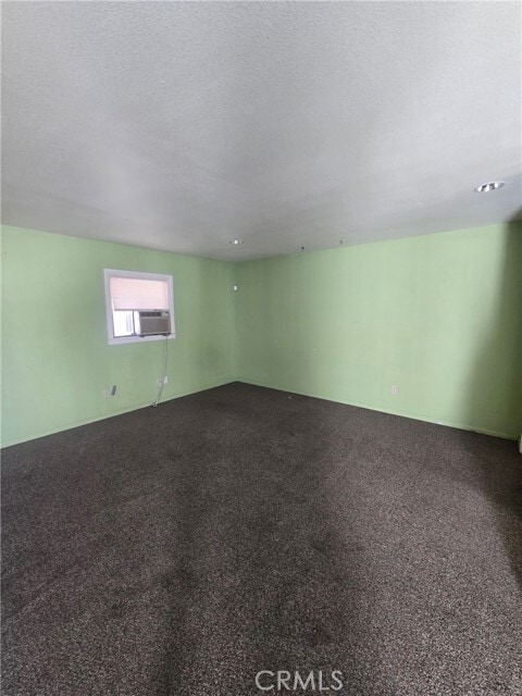 Building Photo - 635 Veile Ave