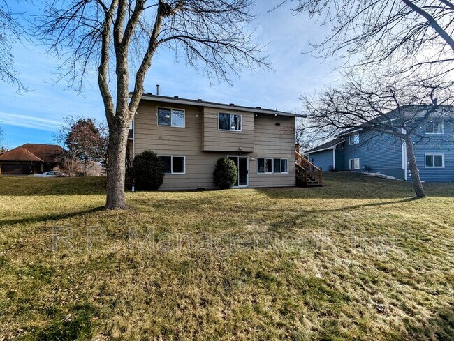 Building Photo - 351 Oakwood Dr
