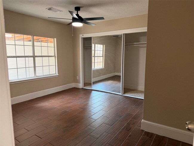 Building Photo - 628 Truman St