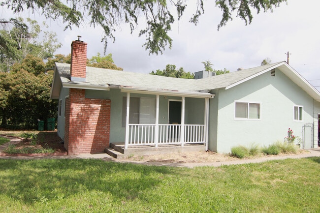 Building Photo - MOVE IN SPECIAL $500 OFF FIRST MONTHS RENT