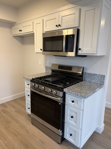 Building Photo - 28240 Via Princesa