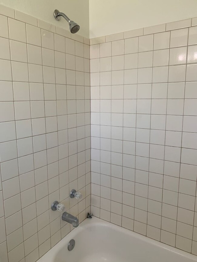 Building Photo - Great Neighborhood, 3 Bedroom Home for Rent