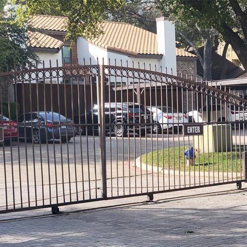 Building Photo - 14151 Montfort Dr