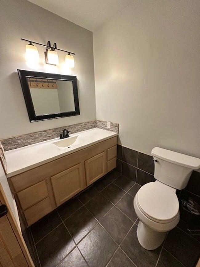 Building Photo - Lovely multi level home available now for ...