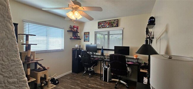 Building Photo - 1823 SE 15th St