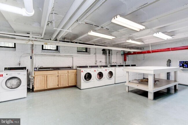 Building Photo - 2227 20th St NW