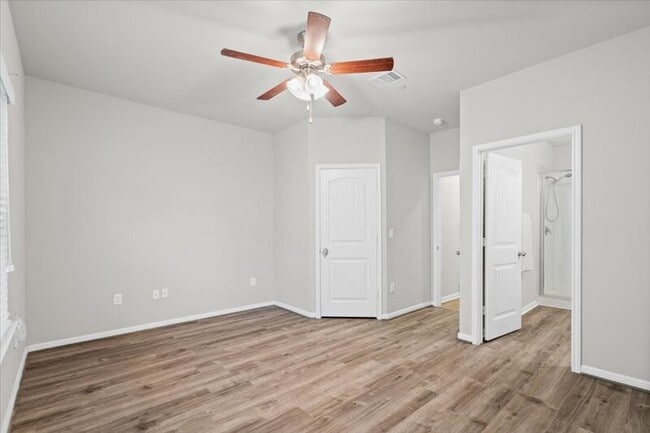 Building Photo - 516 E Slaughter Ln