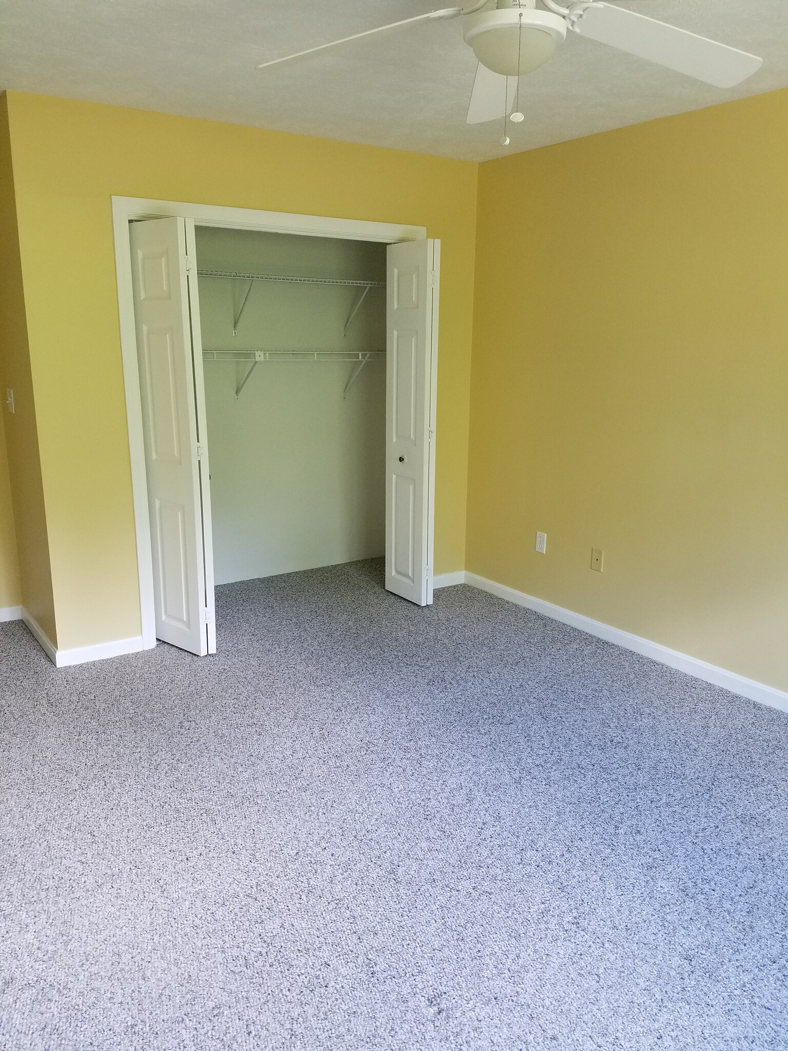 Bedroom 2 - 1901 Bodwell Rd