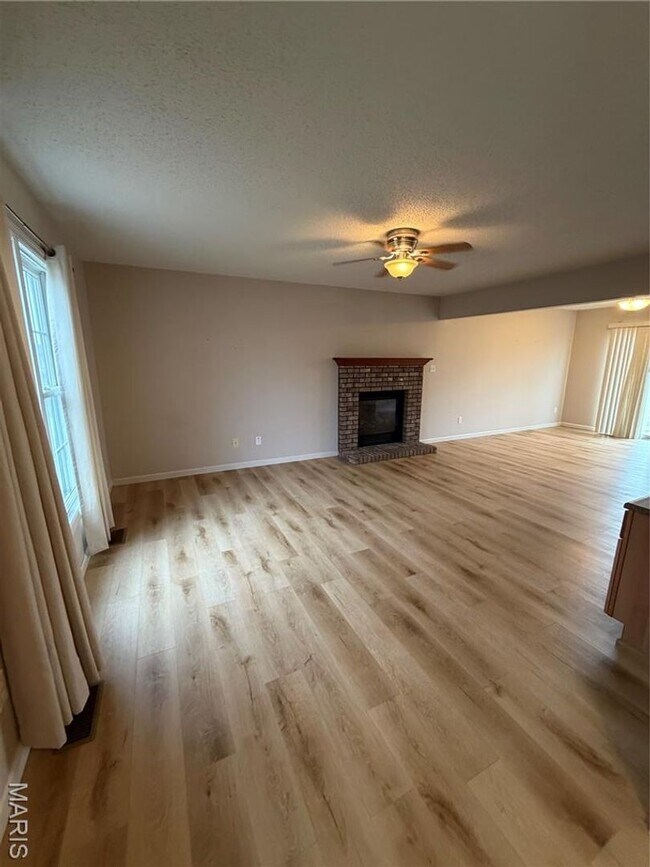 Building Photo - 56 Helena Ct