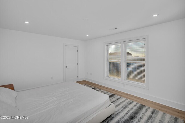 Building Photo - 29 4th Ave