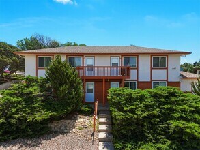 Building Photo - 1447 Nokomis Dr