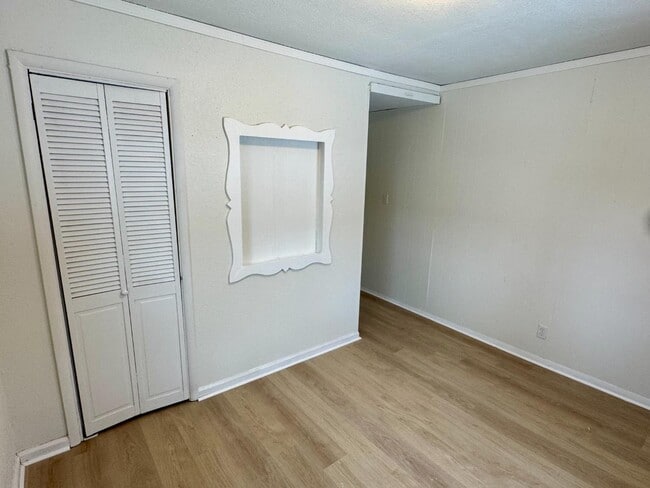 Building Photo - 44 Warrington Ave