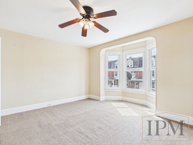 Building Photo - 837 E Philadelphia St