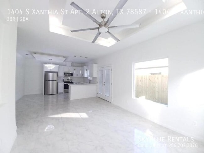 Building Photo - 1404 S Xanthia St