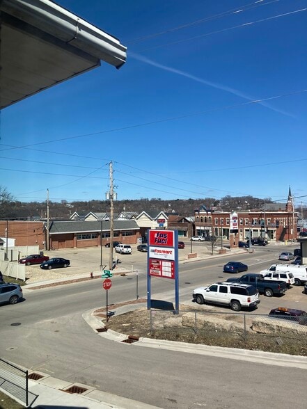 Intersection with Hartigs/Gas Station - 90 Kaufmann Ave