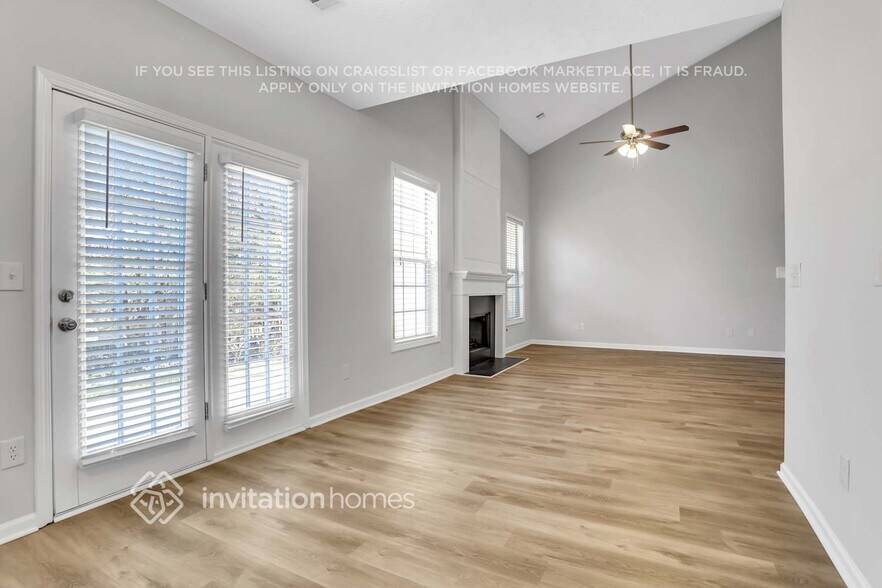 Building Photo - 1230 Everwood Dr SW