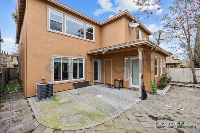 Building Photo - 9208 Hallmark Pl