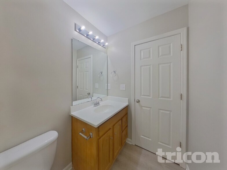 Building Photo - 123 Emily Crest Lane