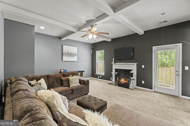 Building Photo - 6870 Diamond Dr