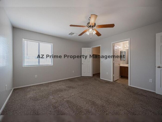 Building Photo - 227 W Darrow St
