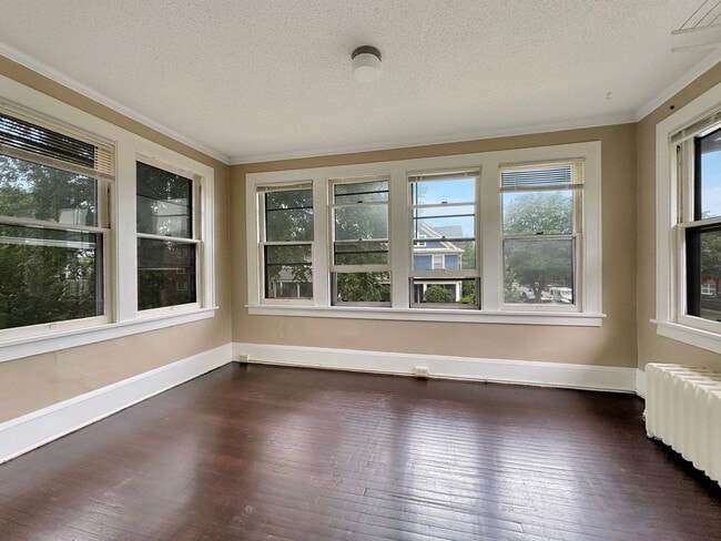 Building Photo - 3103 Dupont Ave S