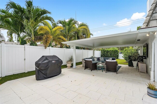 Building Photo - 4510 Bayview Dr