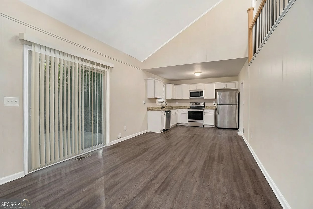 Building Photo - Room in House on Granada Pl